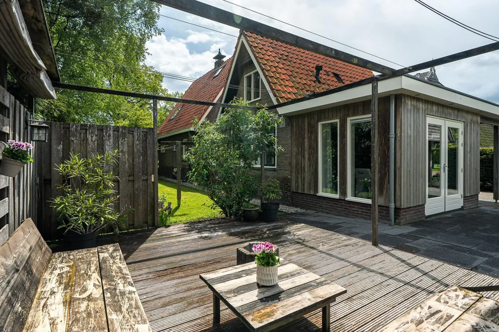 Terrass - 1930s House with Garden in Terwispel