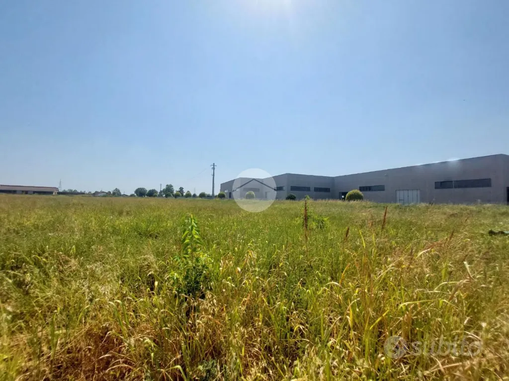 Jardin - Industrial Plot with Parking in Travagliato