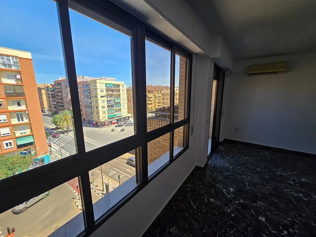 Pièces - Corner Flat with Terraces in Benicalap, Valencia
