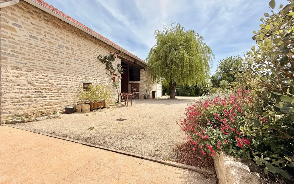 Aed - Stone House with Pool and Barn in Countryside