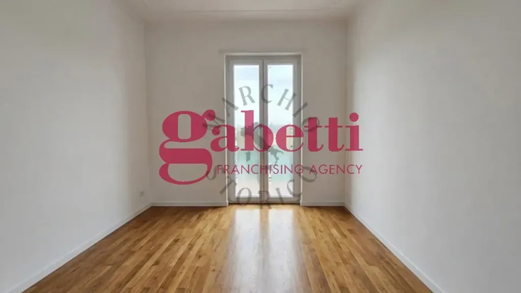 Pièces - Fully Rented Triplex in Florence