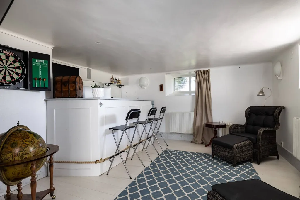Maison 10 pièces à Kumla kommun