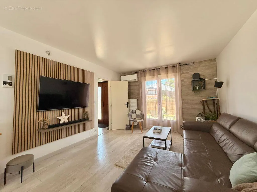 Elutuba - Bright Semi-Detached House with Garden in Genlis