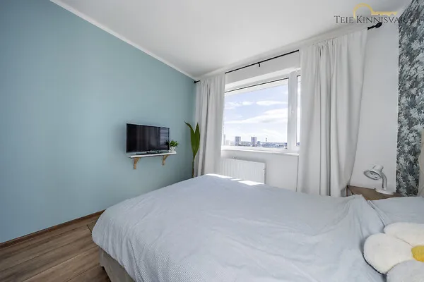 Chambres - Partially Renovated Flat with Balcony in Lasnamäe
