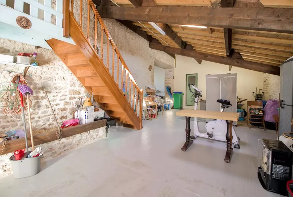 Buanderie - Maison avec Jardin et Garage à Les Magnils Reigniers