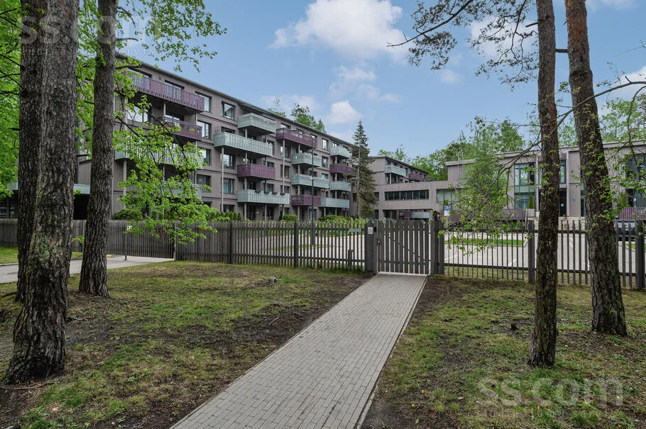 Aed - Compact 3-Bedroom Apartment with Terrace in Dzintari