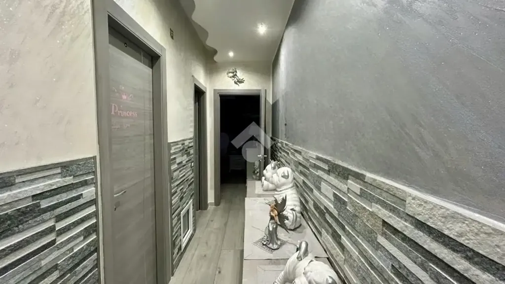 Esik - Modernised Apartment with Balcony in Palermo