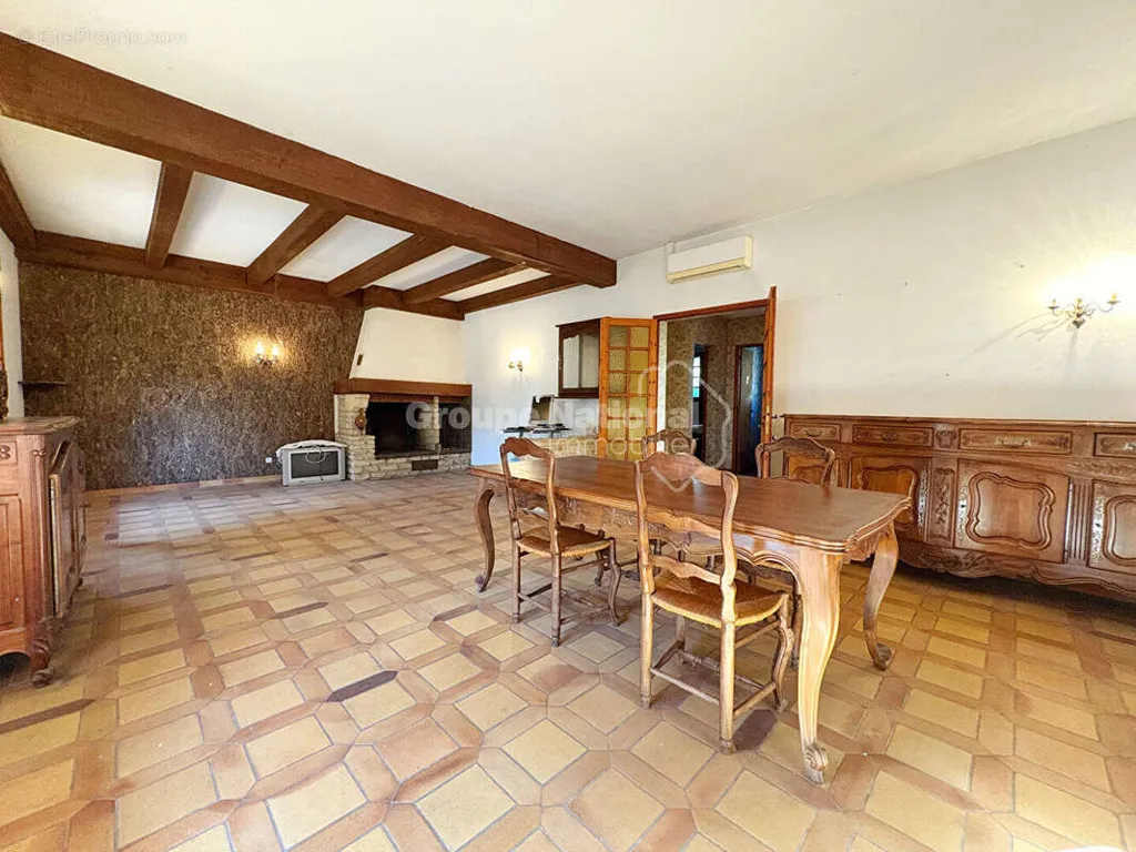 Salle à manger - Maison de caractère avec grand jardin à Pélissanne