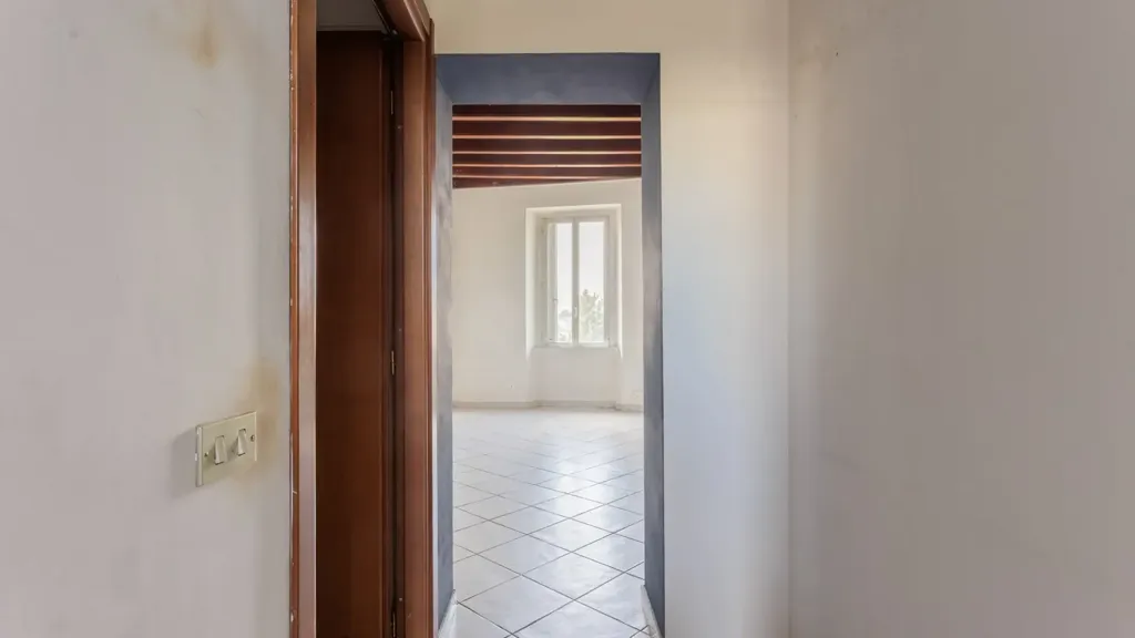 hallway_entrance