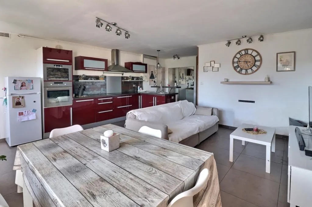 Séjour - Appartement T3 avec Balcons Nord-Sud à Marseille
