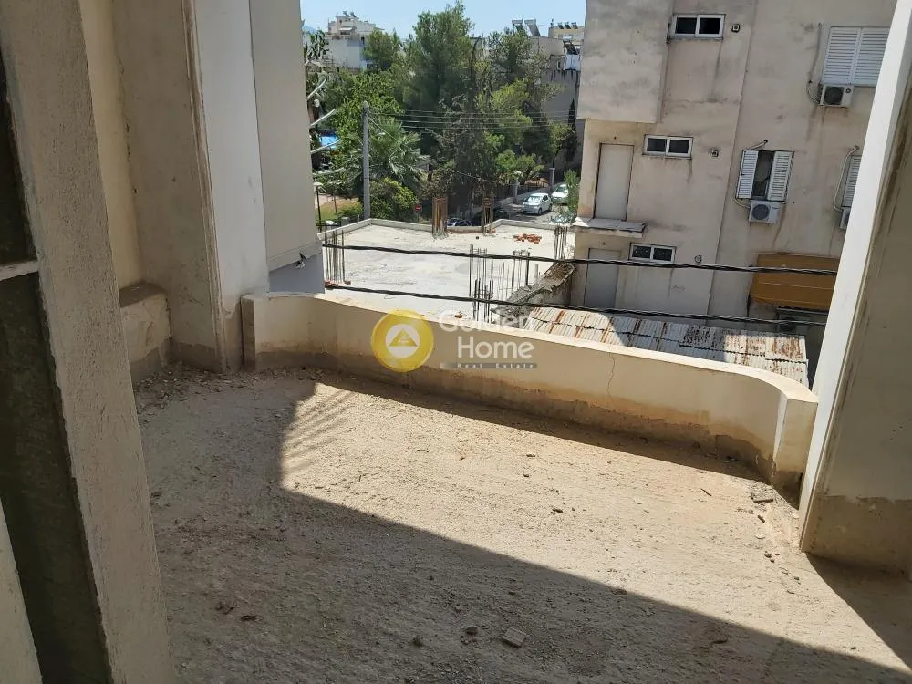 Balcon - Autonomous Building with Potential in Piraeus - Kaminia