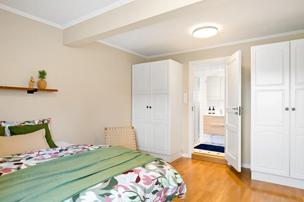Bedrooms - Spacious Terraced House with Terrace in Quiet Area