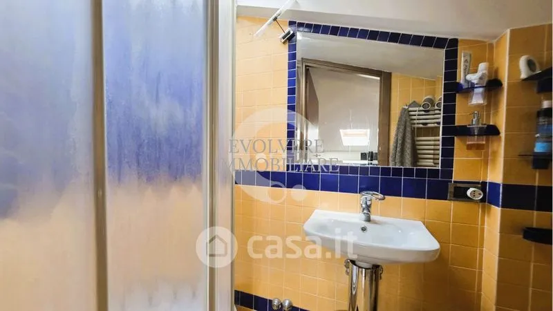 Salles de bain - Three-Bedroom Apartment with Balcony in Rome