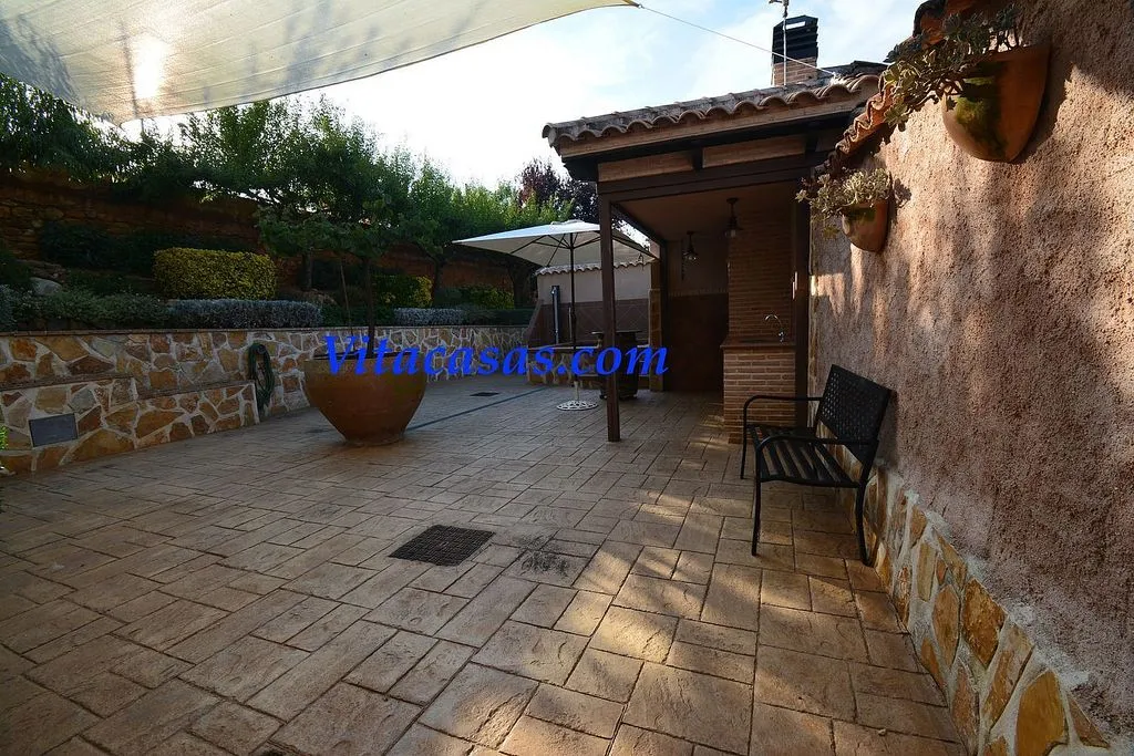 Terrass - Rustic Chalet with Pool in Robledillo de Mohernando