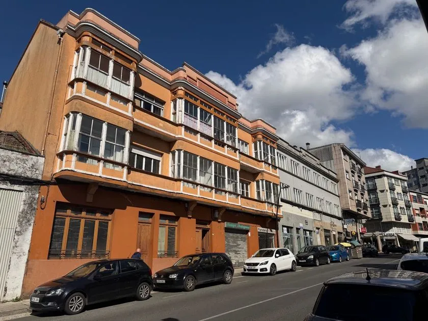 Extérieur - Development Opportunity with Three Urban Plots in Lalín