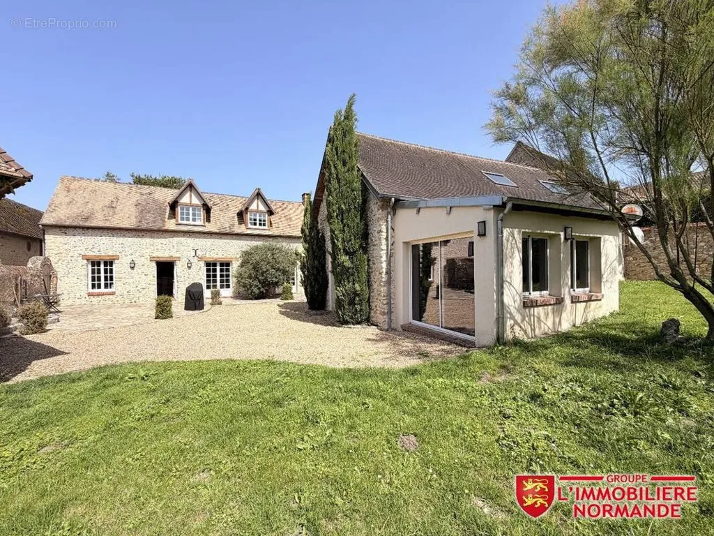 Extérieur - Propriété de Charme avec Garage à Pacy-sur-Eure