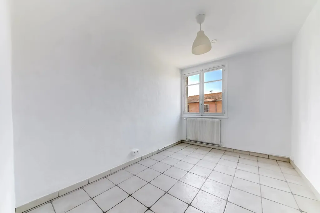 Toad - Renovated 4-Bed Flat with Balcony in Lyon 8