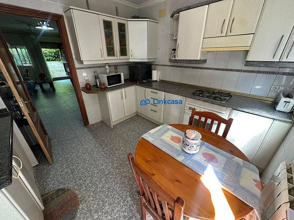 Cuisine - Luxury House with Garden in Opañel, Madrid