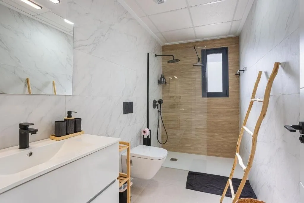 Vannitoad - Modern Villa with Pool near Dolores Park