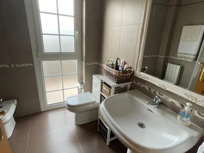 Bathrooms - Chalet with Large Garden in Barcena de Cicero