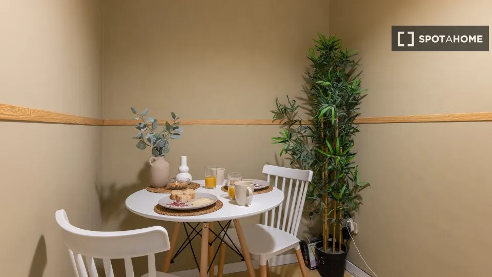 Salle à manger - Shared Flat with 6 Rooms in L'Antiga Esquerra