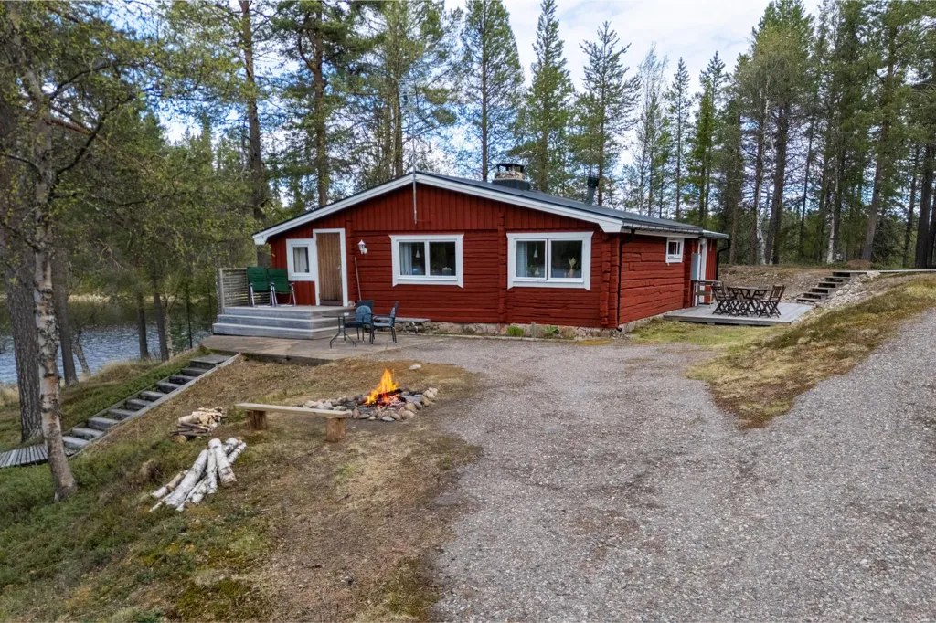 Välivaade - Cottage with Lake View in Moskojärvi