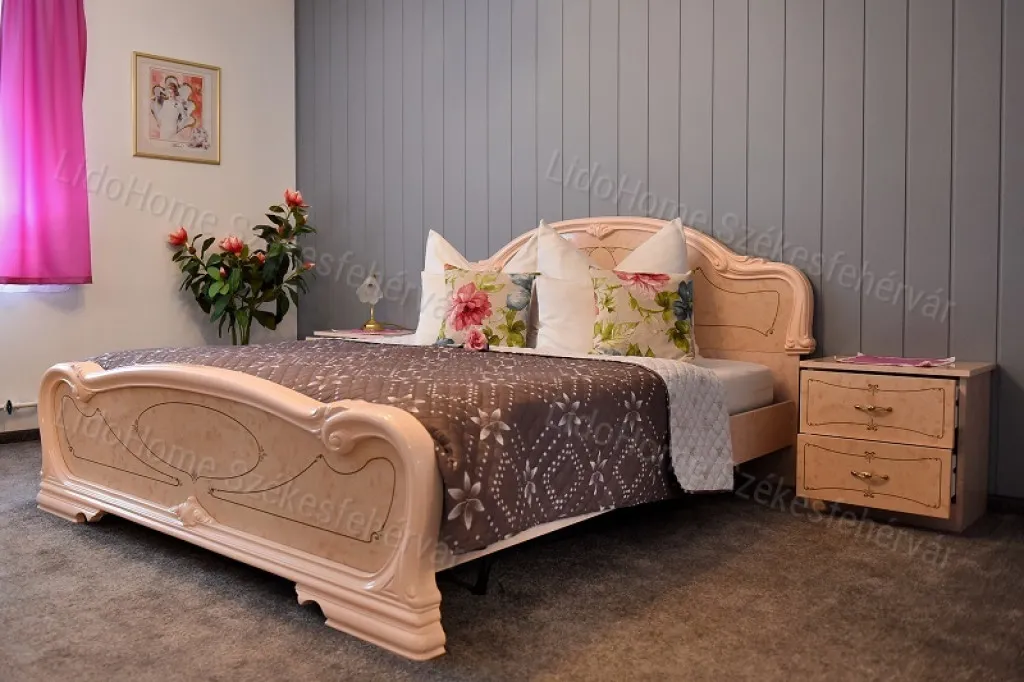 Magamistoad - Operational 13-Room Guesthouse in Herend