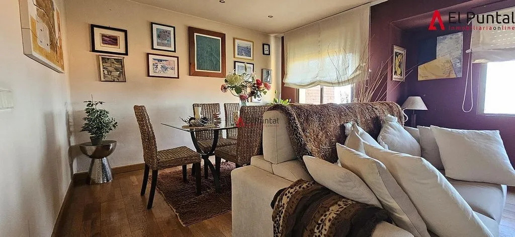 Séjour - Bay View Flat with Garage in City Centre