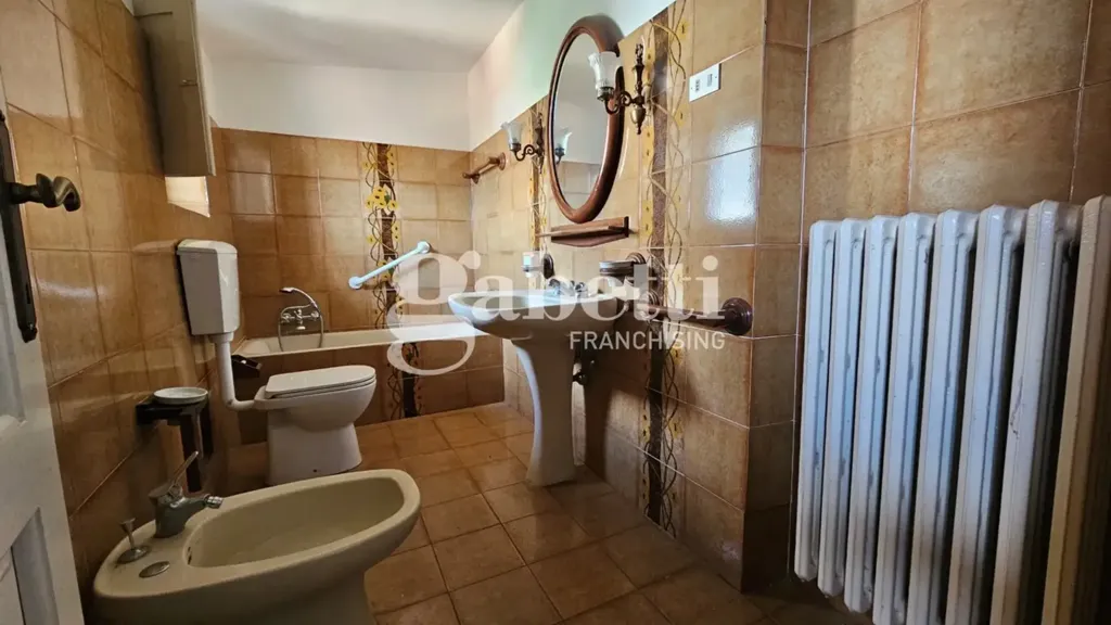 Bagni - Rustic-Style Apartment with Private Garden in Scandicci