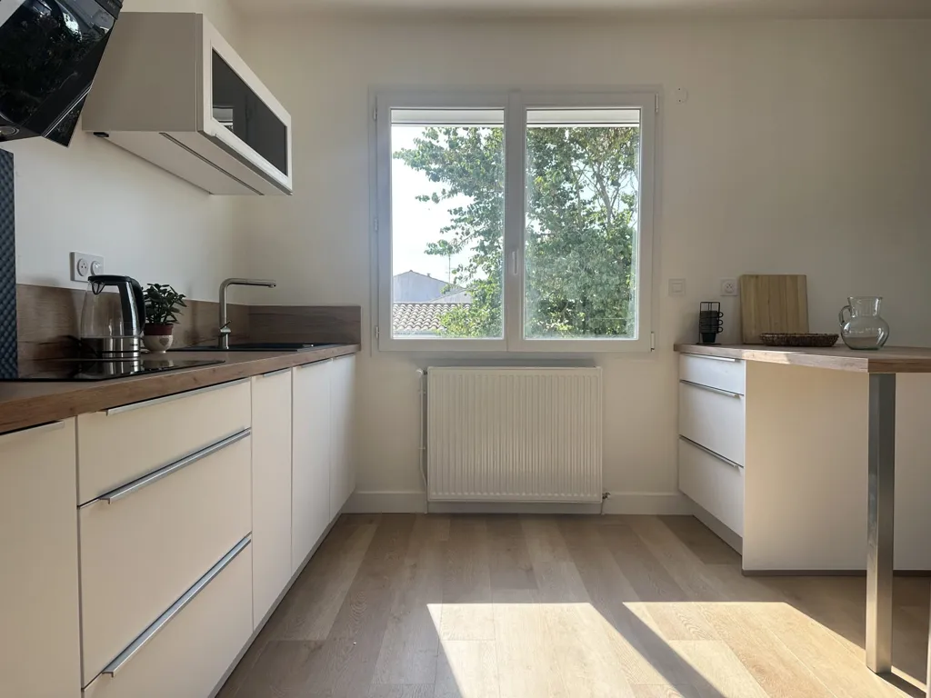 Köök - Rear-Accessed House with Garden in La Jarne
