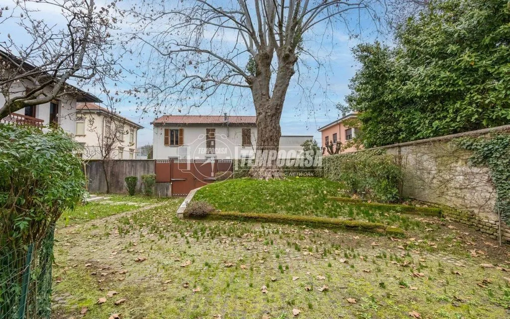 Garden - Luxury Villa with Pool in Melzo, Lombardy