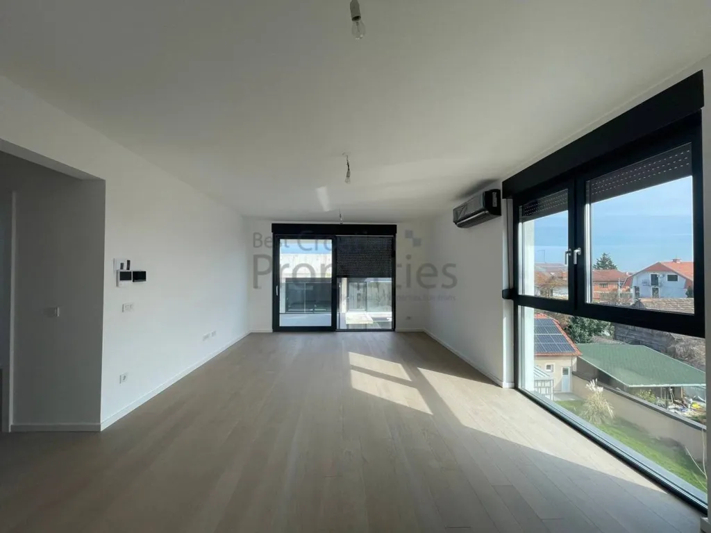 Séjour - 4-Bedroom Apartment with Balcony in Velika Gorica