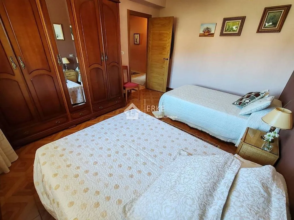 Dormitorios - Apartment with Sea and Mountain Views in Carnota