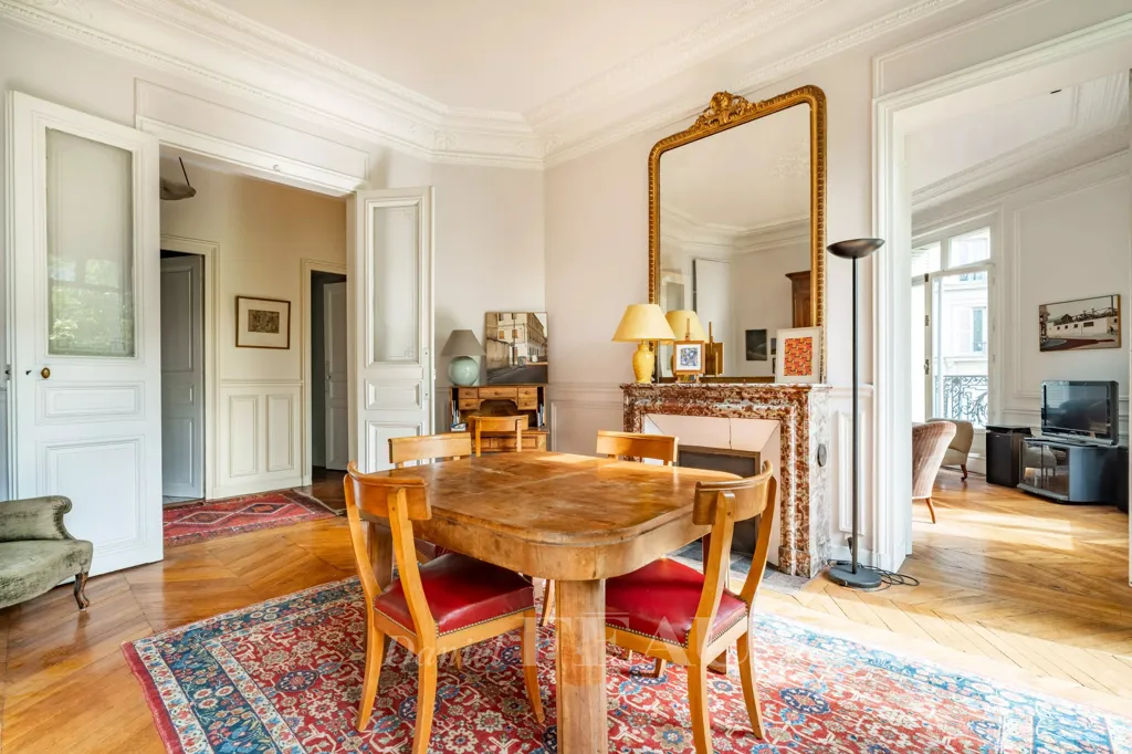 Söögituba - 3-Bed Apartment with Balcony in Paris 6th