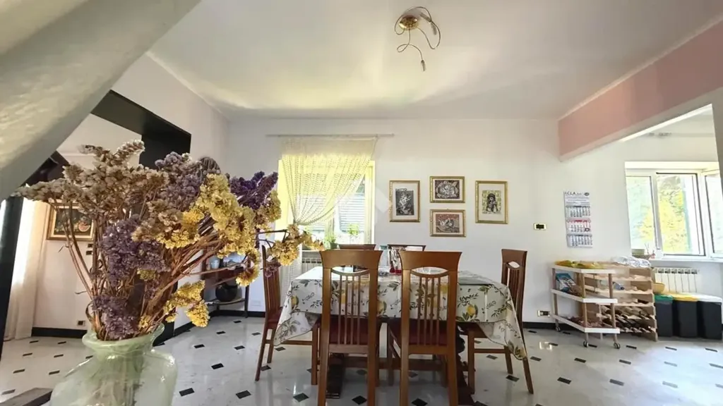 Salle à manger - Villa with Terrace and Garden in Serra Riccò