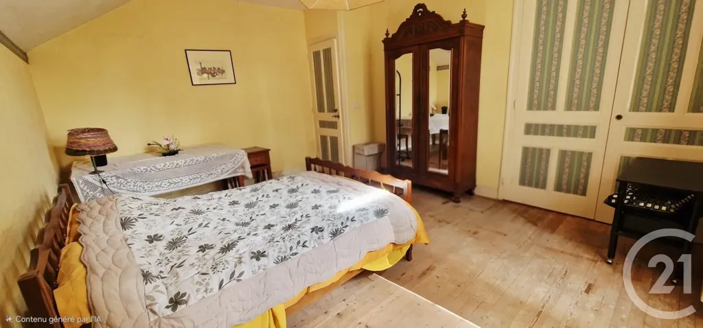 Bedrooms - Spacious 7-Piece House with Terrace in Souvans