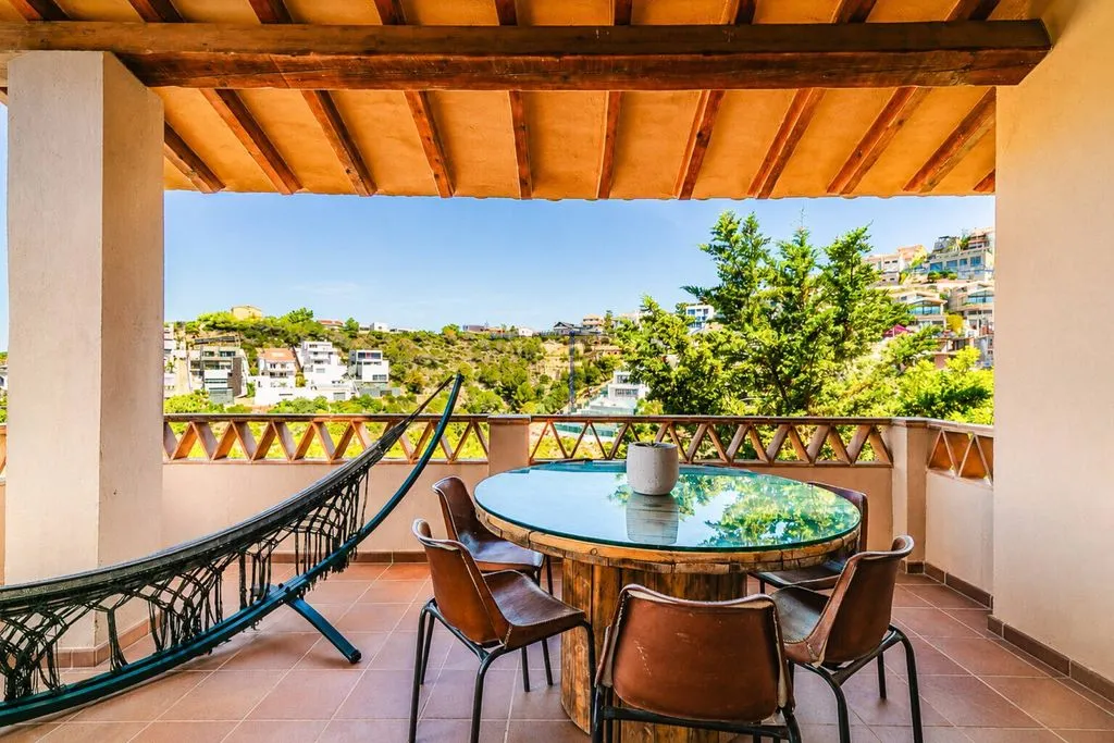Terrasse - Contemporary 5-Bedroom House with Pool in Sitges