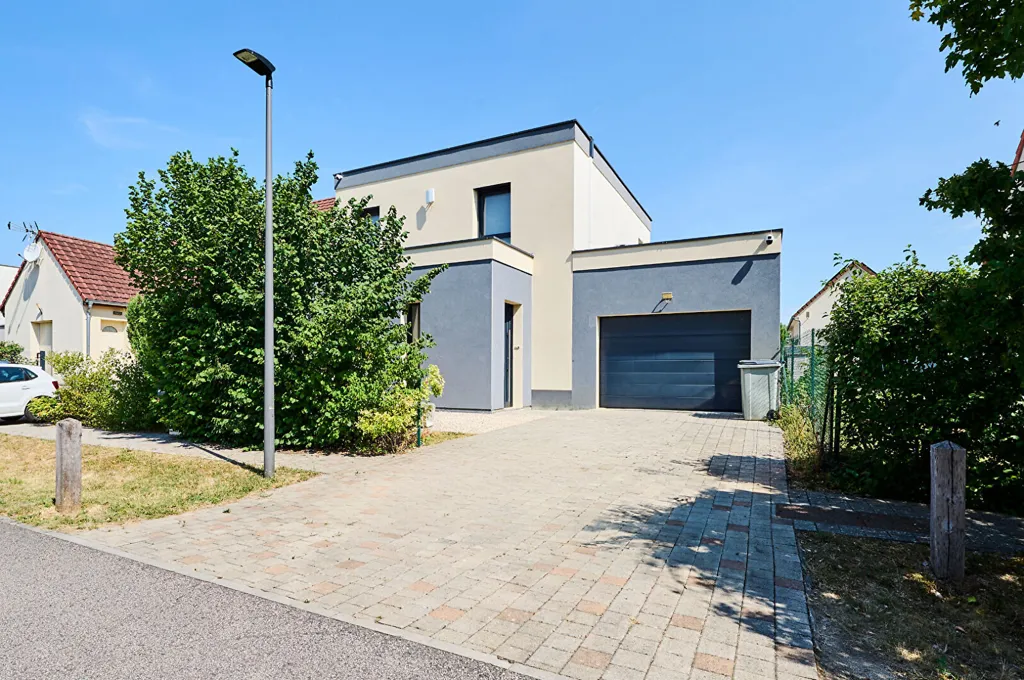 Esterno - Contemporary House with Pool near Dijon