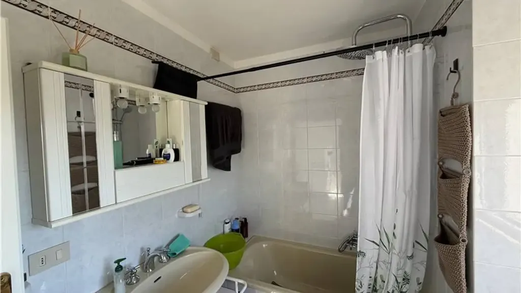 Salles de bain - Apartment with Garden in San Martino dei Colli