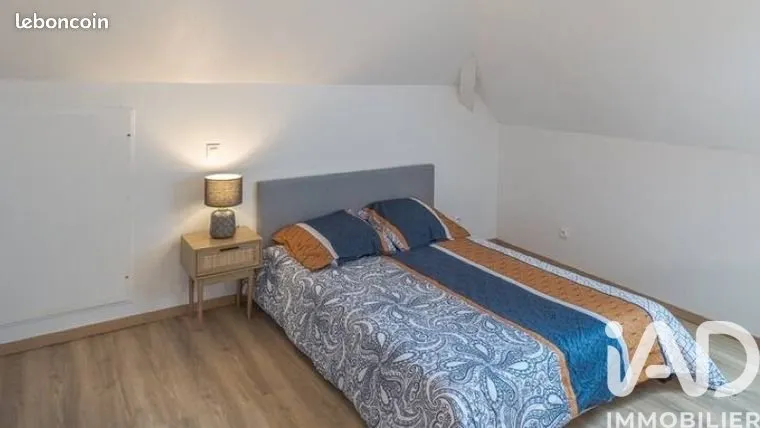 Chambres - Appartement Rénové 4 Pièces à Les Riceys