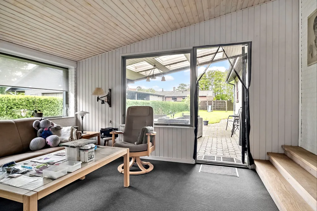 Elutuba - Detached Villa with Garden in Barrit