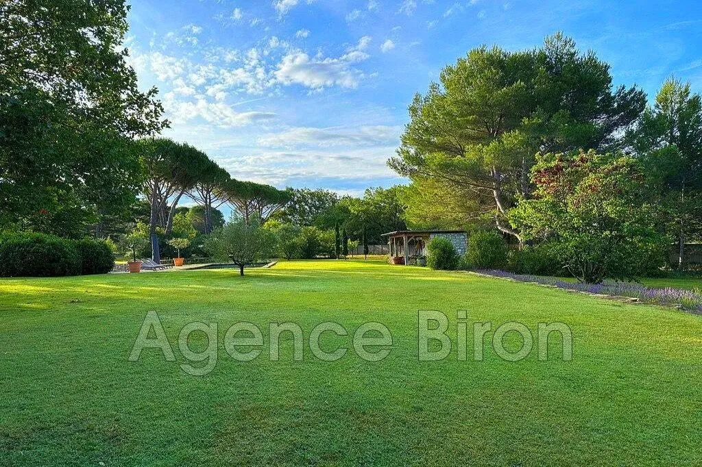Jardin - Villa Luxueuse avec Piscine à Puyricard