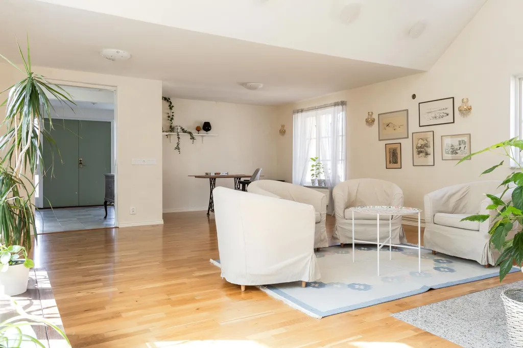 Elutuba - Charming Villa with Guesthouse near Visby