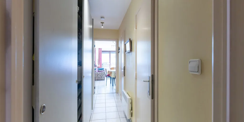 Esik - Apartment with Seafront Access in Middelkerke