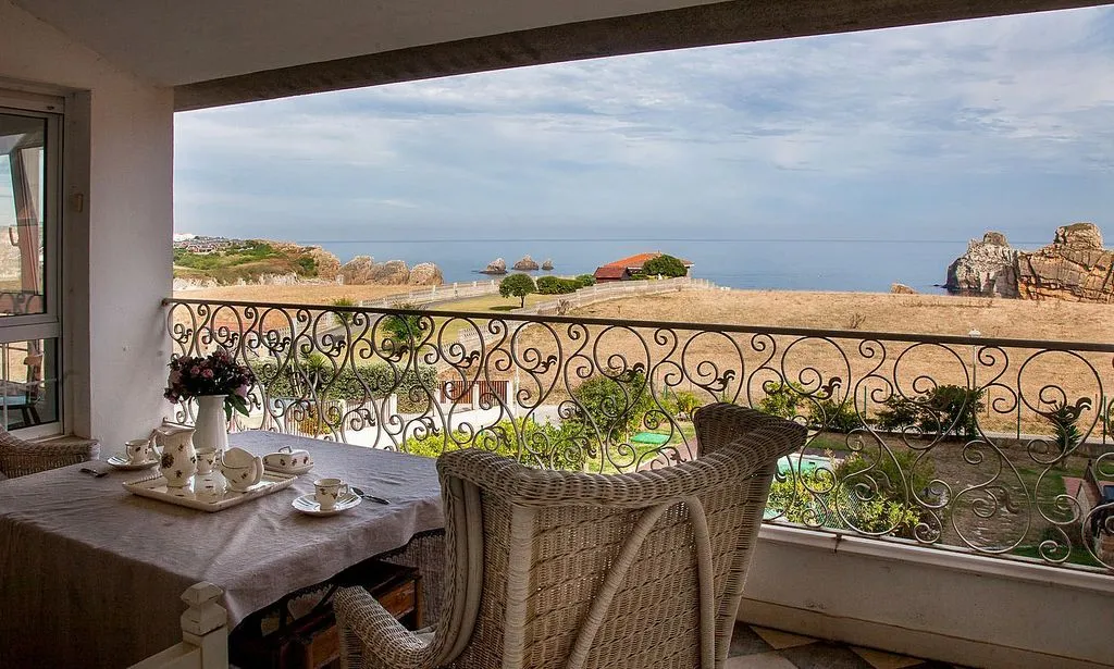balcony