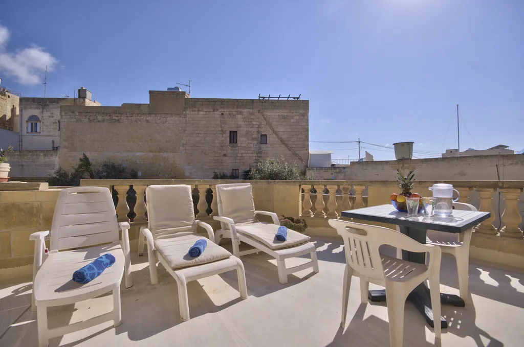 Terrazza - Casa con 4 camere a Gharb