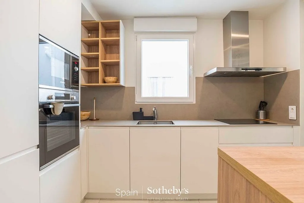 Cuisine - Apartment with Air Conditioning in Goya, Madrid