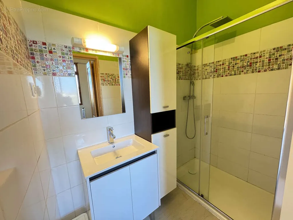 Vannitoad - Commercial Property with Garden in Cugnaux