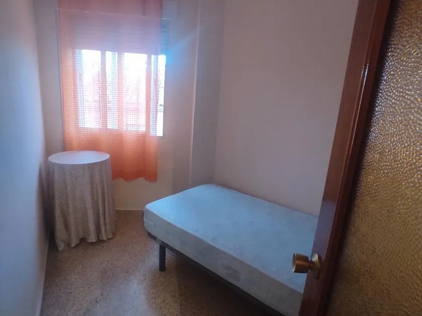 Magamistoad - Bright Apartment with Patio in Plasencia Centre