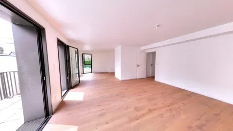 Séjour - Appartement 3 Pièces avec Terrasse à Dahouët